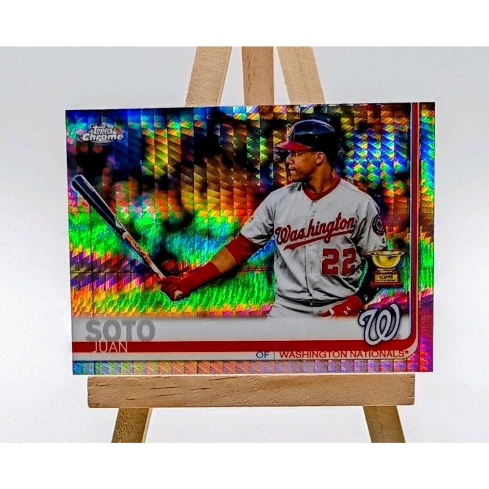 2019 Topps Chrome - Juan Soto #155 Prism Refractor Rookie Cup - Picture 6 of 7